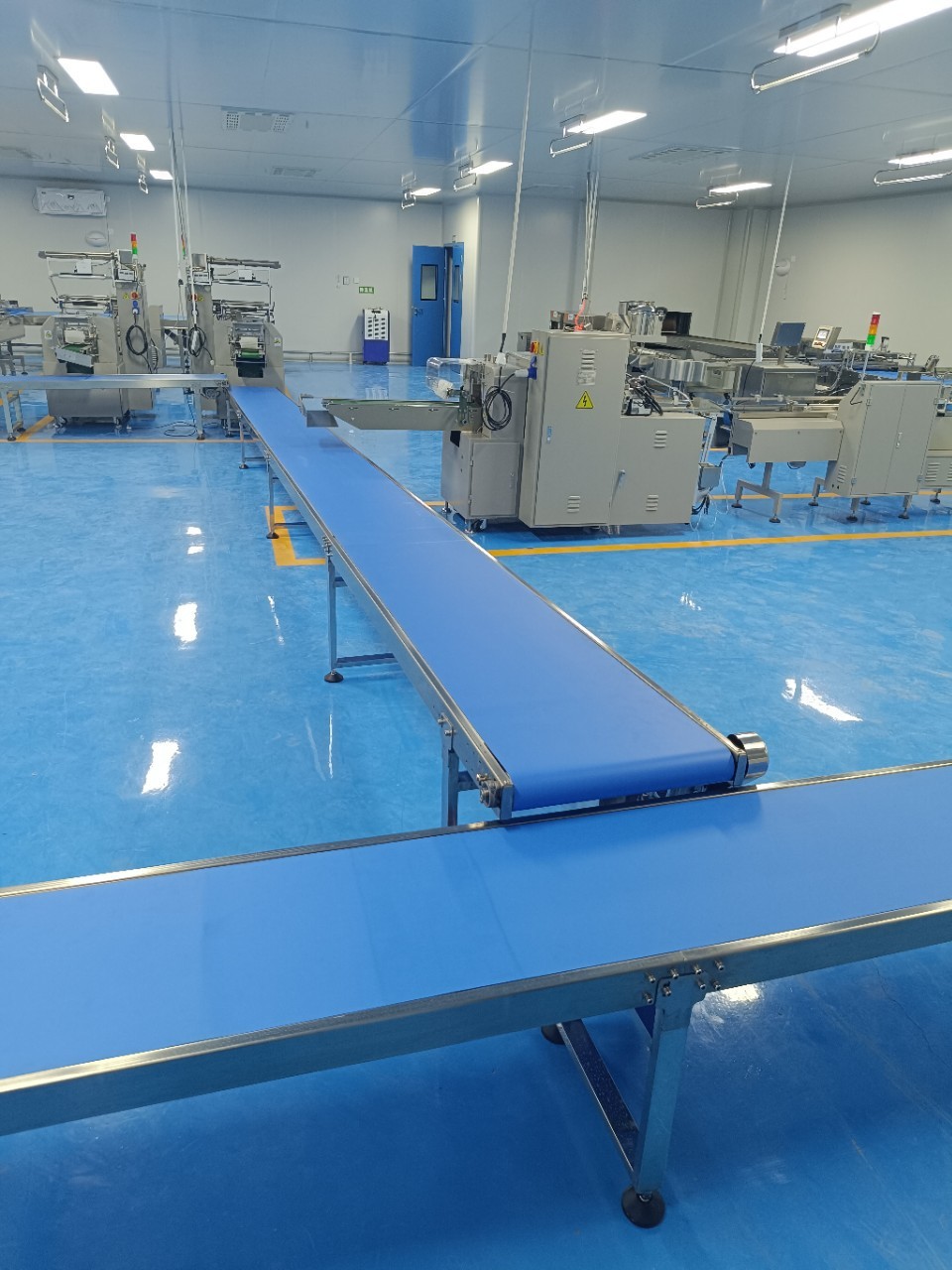 食品輸送機不銹鋼傳送帶PU輸送帶月餅包裝線面包傳送皮帶機生產線